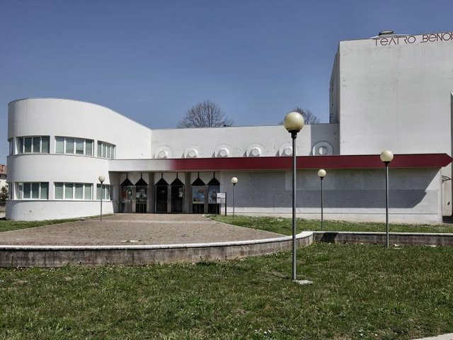 Teatro Benois De Cecco